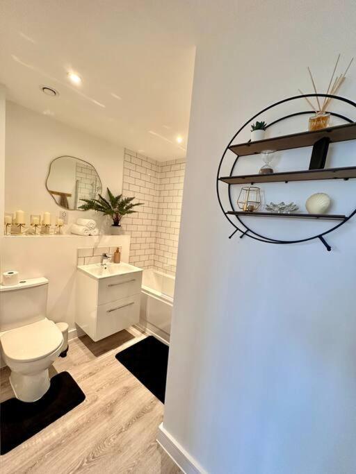 Central Derby Urban 2 Bedroom Flat - An Oasis Of Elegance! Free Parking And Wifi Suitable For Families And Professionals Eksteriør billede