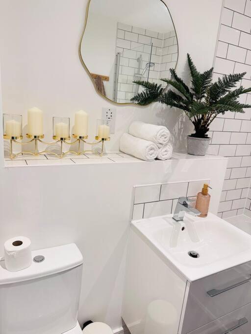 Central Derby Urban 2 Bedroom Flat - An Oasis Of Elegance! Free Parking And Wifi Suitable For Families And Professionals Eksteriør billede